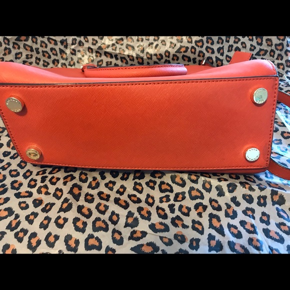 🧡 MICHAEL KORS 🤩RARE Safiano Leather Satchel😍 MORE PICS AVAIL UPON REQUEST 😊 - Picture 4 of 8